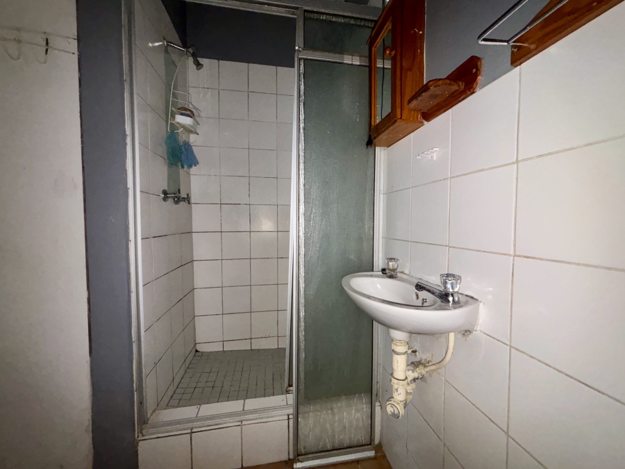 2 Bedroom Property for Sale in Oakglen Western Cape